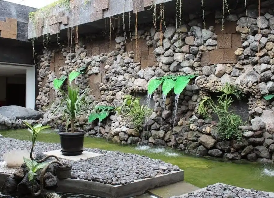 Taman Batu Alam Khas Pedesaan